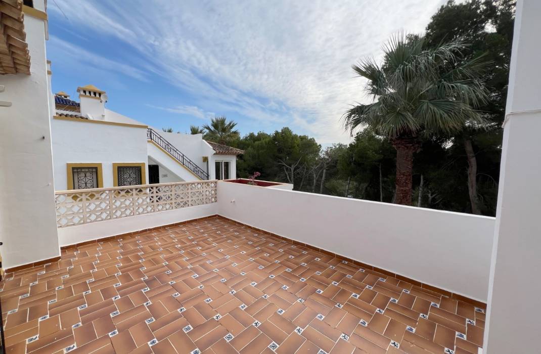 Resale - House - Orihuela Costa - Villamartín