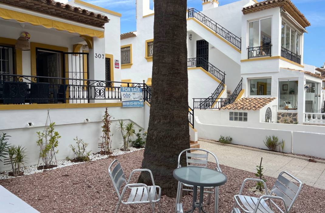 Resale - House - Orihuela Costa - Villamartín