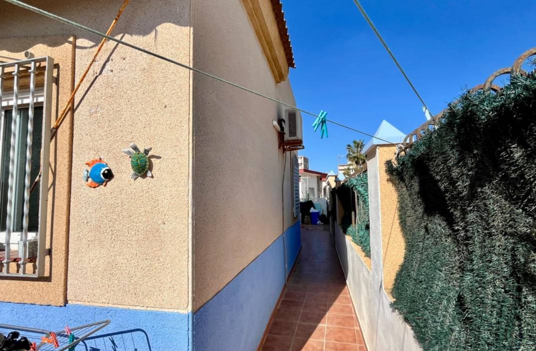 Resale - House - Torrevieja - Zona los Frutales
