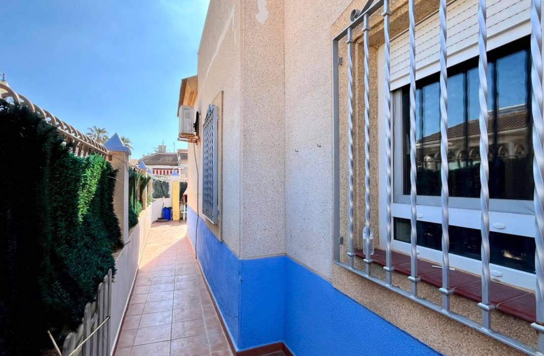 Resale - House - Torrevieja - Zona los Frutales