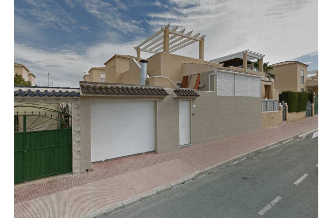 Resale - Semi-Detached House - Torrevieja - 0