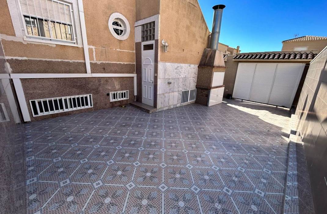 Resale - Semi-Detached House - Torrevieja - 0