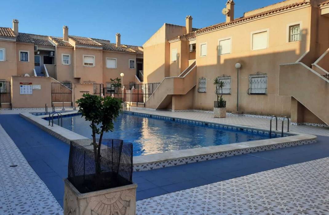 Resale - Semi-Detached House - Torrevieja - 0