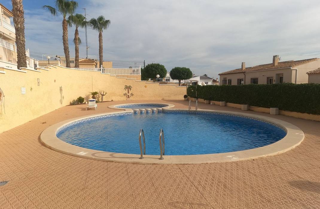Resale - Semi Detached Villa - Ciudad Quesada