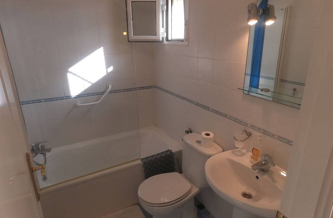Resale - Semi Detached Villa - Ciudad Quesada
