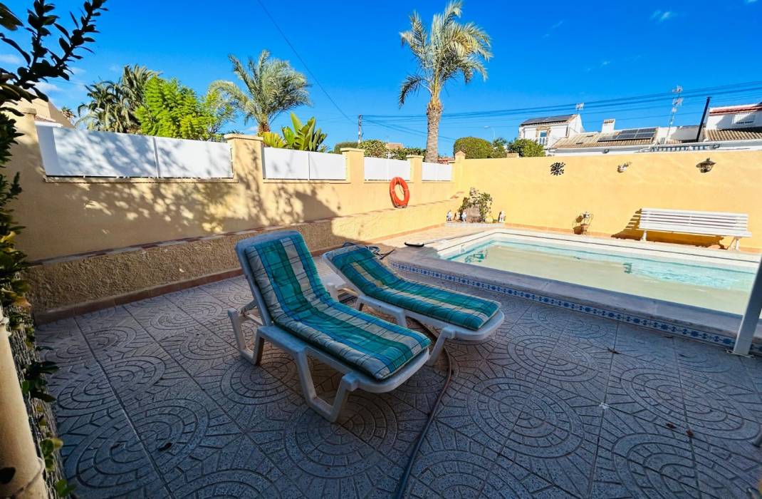 Resale - Semi - Detached Villa - Torrevieja - San Luis