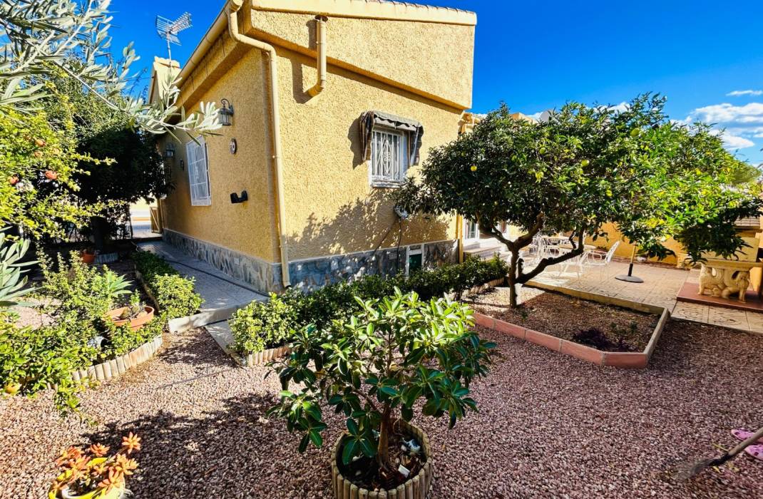 Resale - Semi - Detached Villa - Torrevieja - San Luis