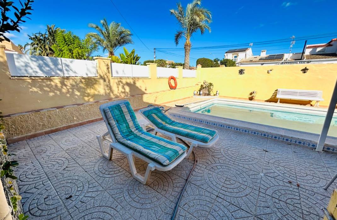 Resale - Semi - Detached Villa - Torrevieja - San Luis