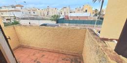 Resale - Semi Detached Villa - Torrevieja