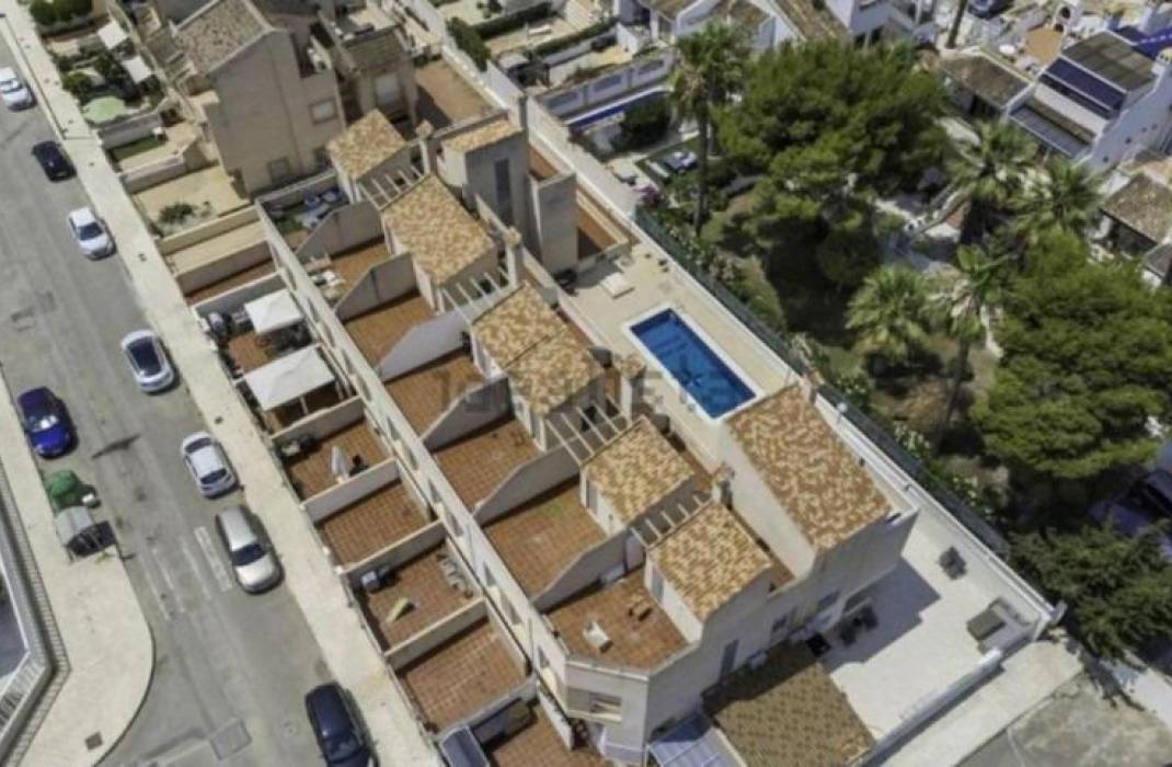 Resale - Terraced house - Orihuela Costa - Villamartin