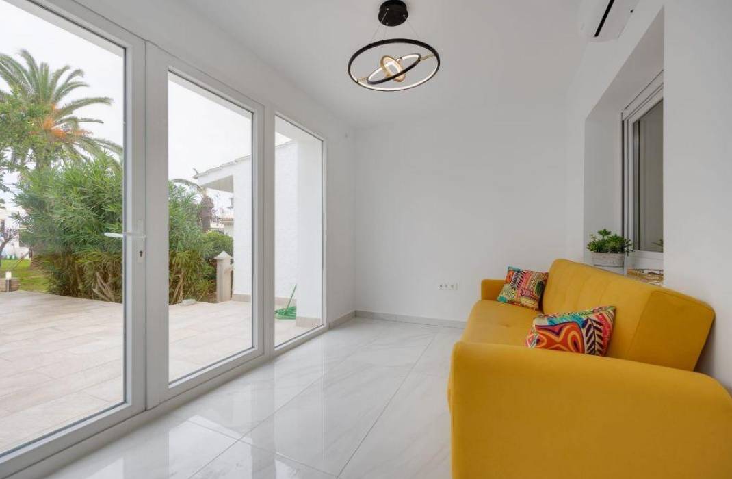 Resale - Terraced house - Orihuela Costa