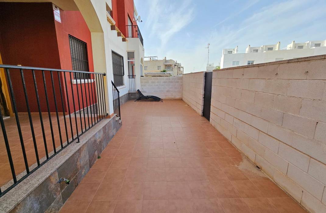 Resale - Terraced house - Torrevieja - Aguas Nuevas