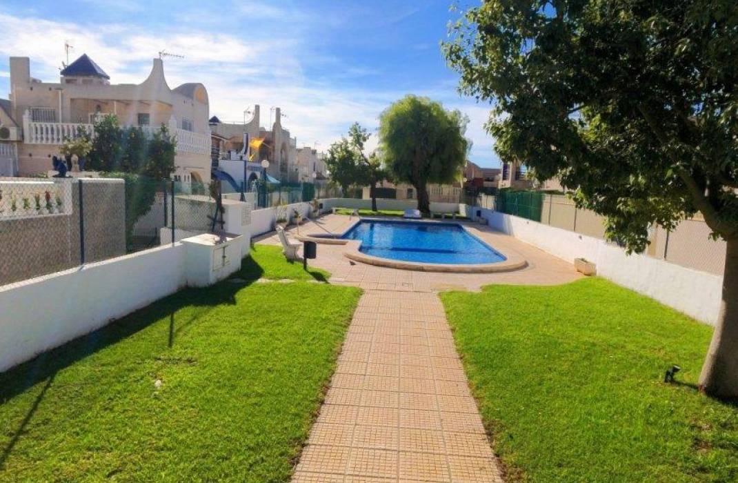 Resale - Terraced house - Torrevieja - Carrefour