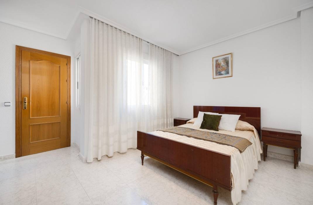 Resale - Terraced house - Torrevieja - Estacion de autobuses