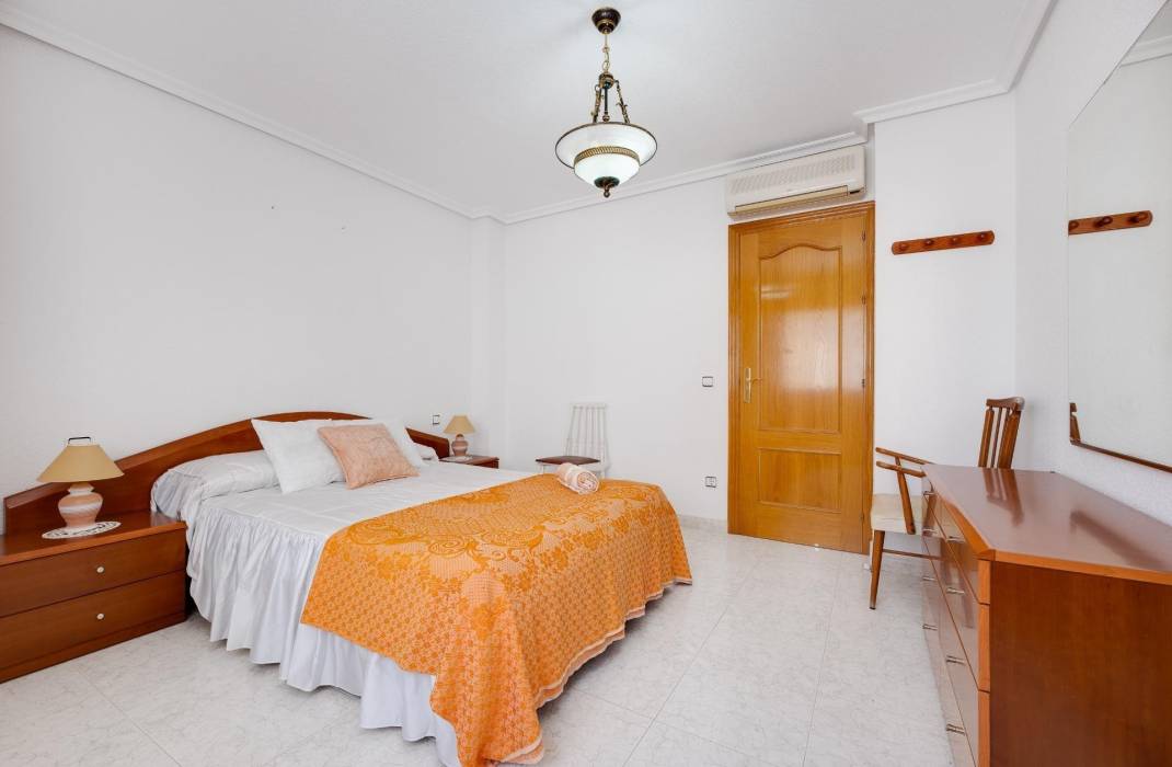 Resale - Terraced house - Torrevieja - Estacion de autobuses