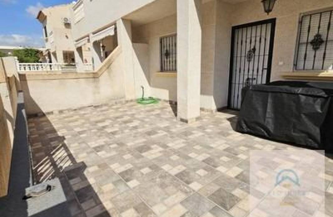 Resale - Terraced house - Torrevieja - La Siesta - El Salado - Torreta