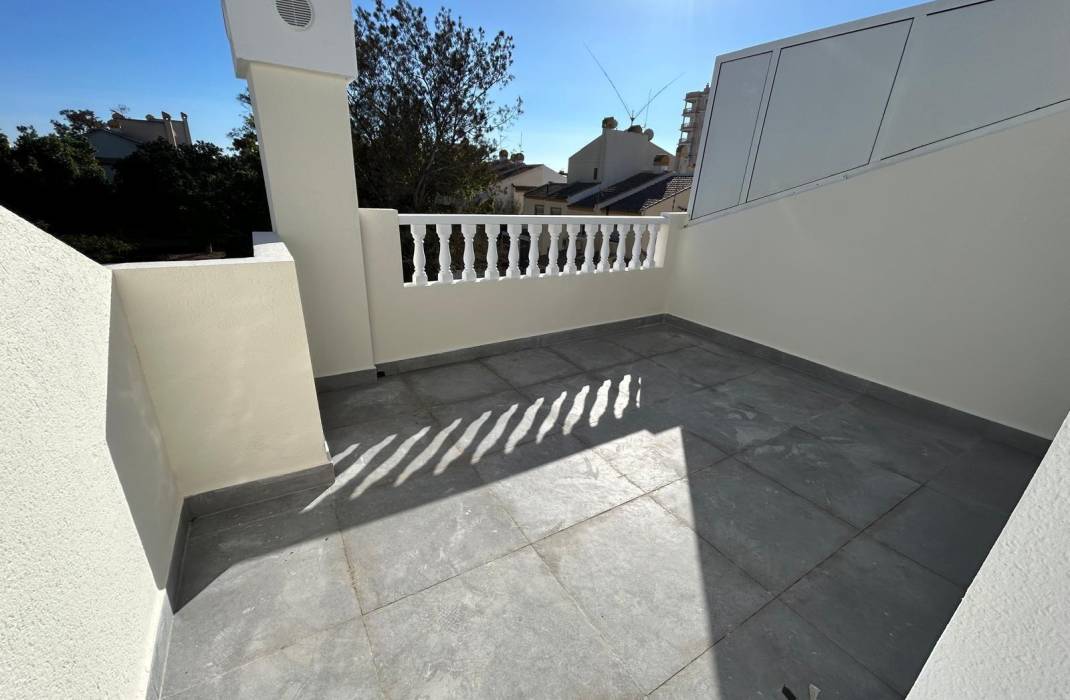 Resale - Terraced house - Torrevieja - Parque las naciones