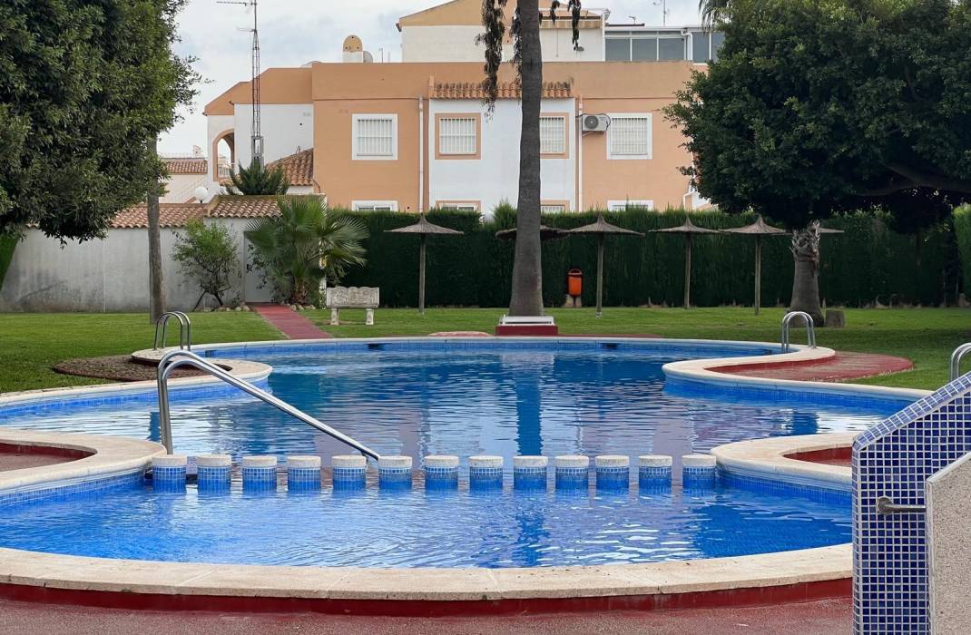 Resale - Terraced house - Torrevieja - Torretas