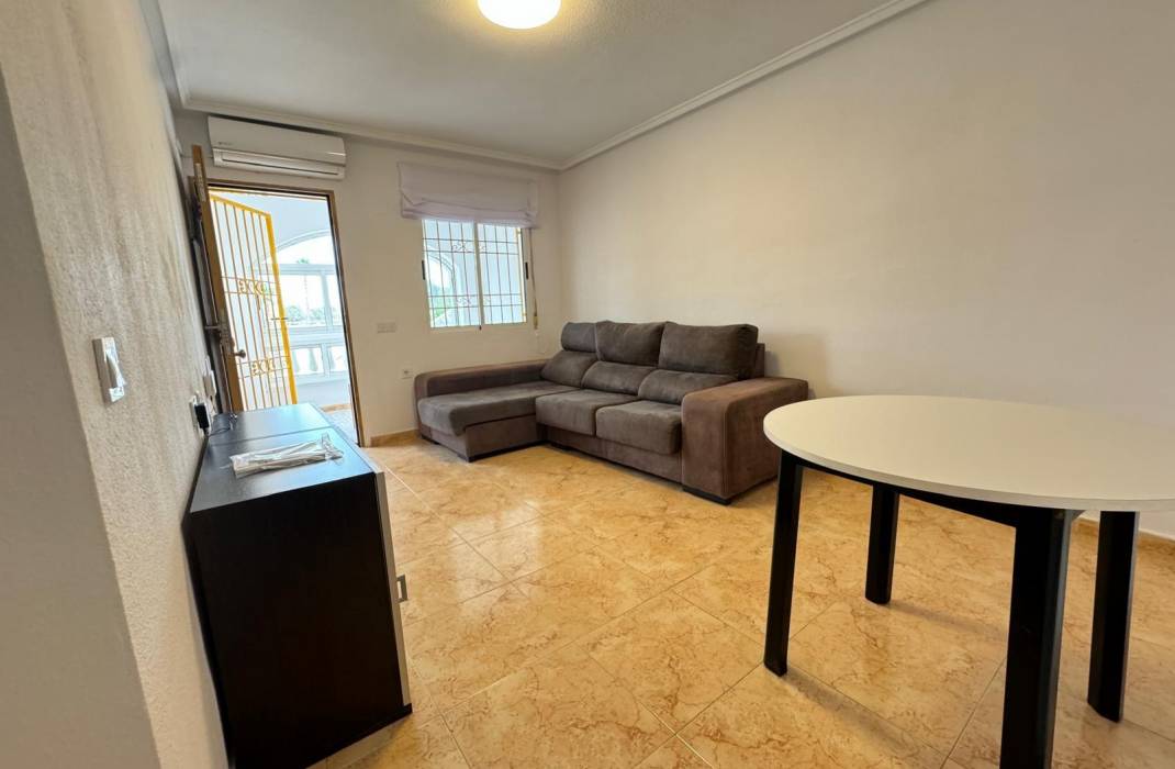 Resale - Terraced house - Torrevieja - Torretas