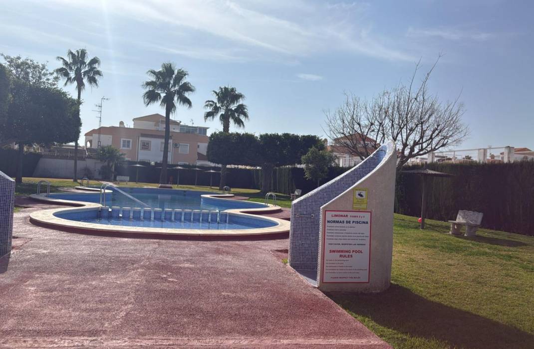 Resale - Terraced house - Torrevieja - Torretas