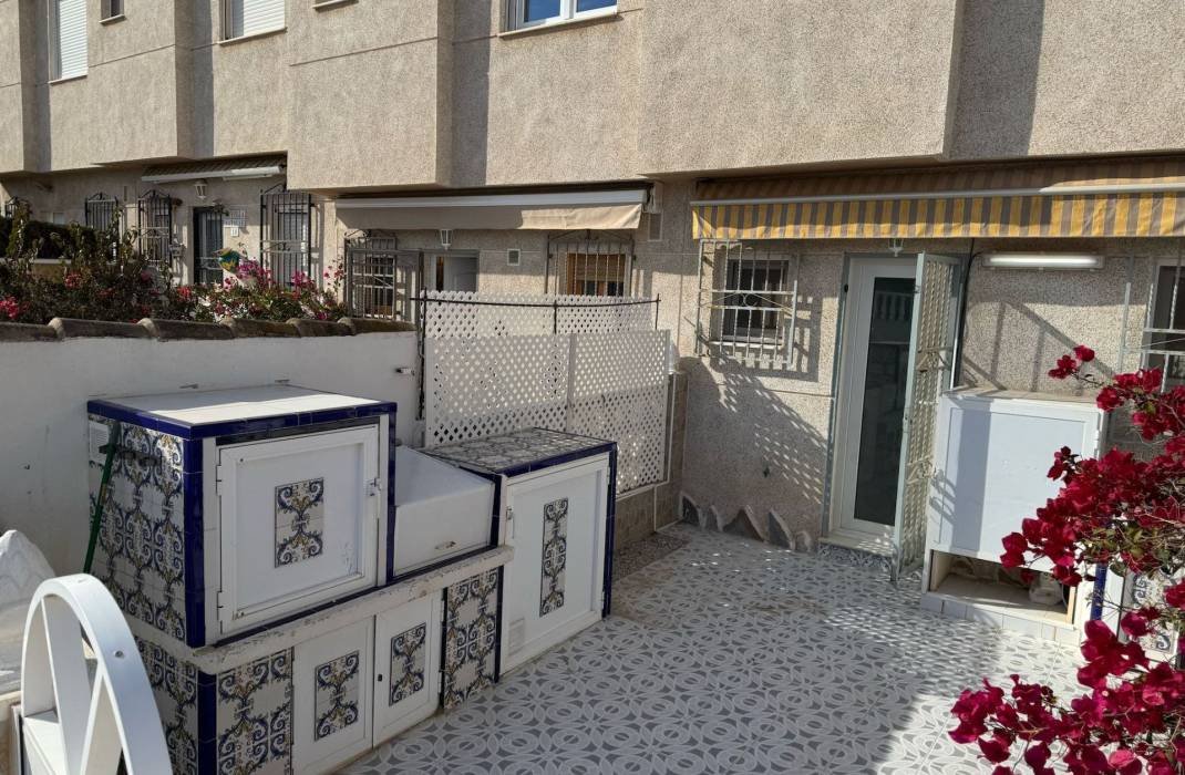 Resale - Townhouse - La Mata