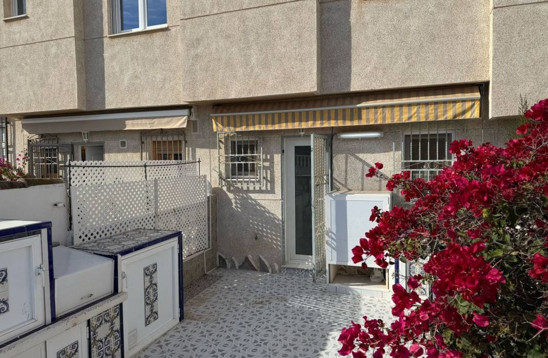 Resale - Townhouse - La Mata