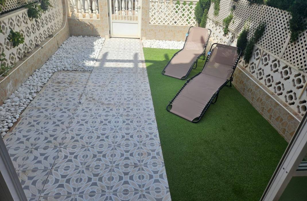 Resale - Townhouse - La Mata