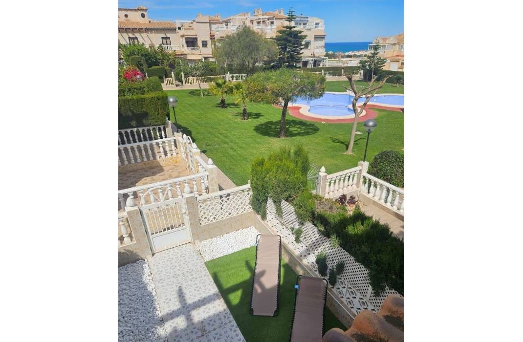 Resale - Townhouse - La Mata