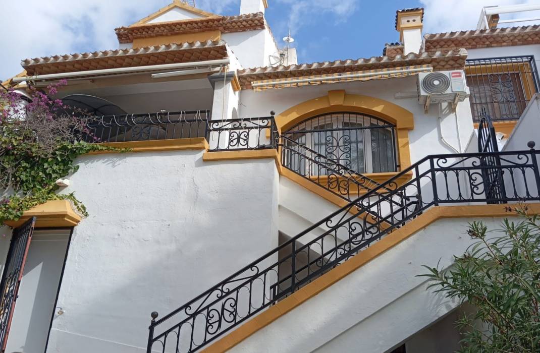 Resale - Townhouse - Orihuela Costa - Villamartin