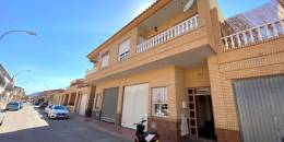 Resale - Townhouse - San Isidro