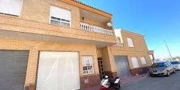 Resale - Townhouse - San Isidro