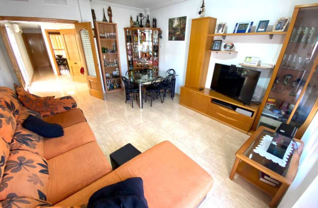 Resale - Townhouse - San Isidro