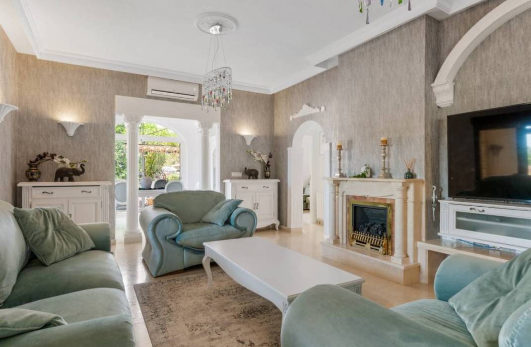 Resale - Villa - Daya Vieja