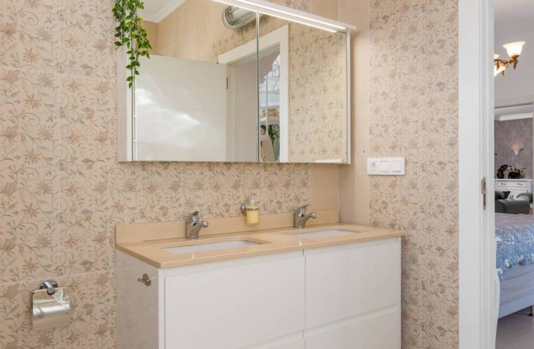 Resale - Villa - Daya Vieja