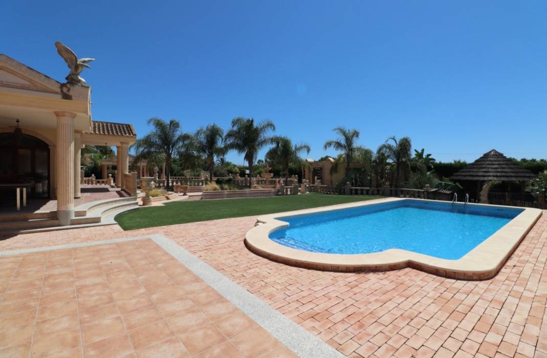 Resale - Villa - Daya Vieja