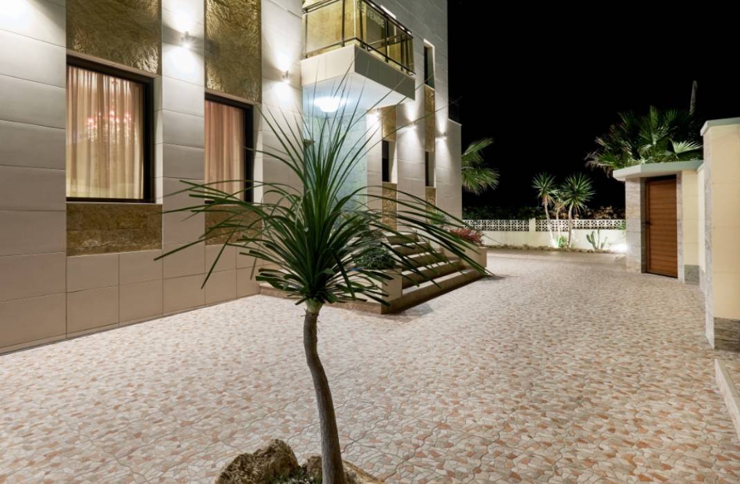 Resale - Villa - La Mata