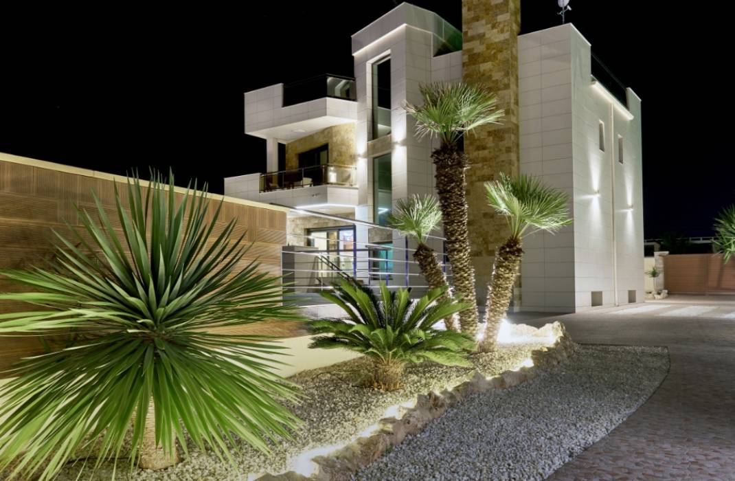 Resale - Villa - La Mata