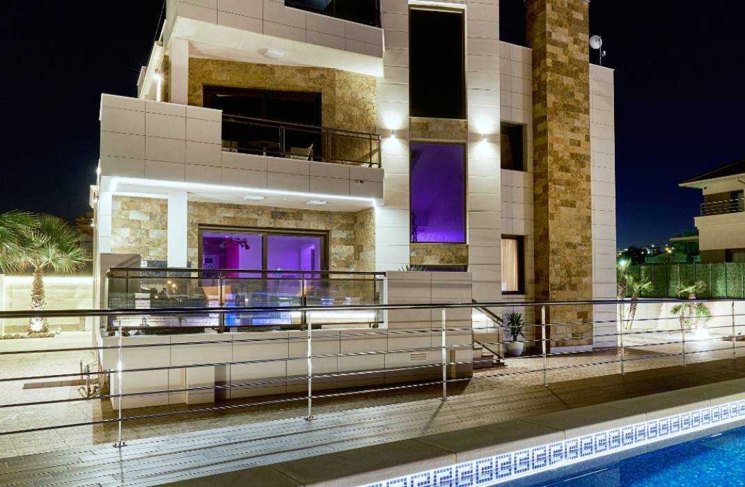 Resale - Villa - La Mata