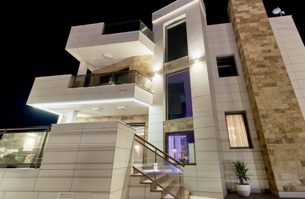 Resale - Villa - La Mata