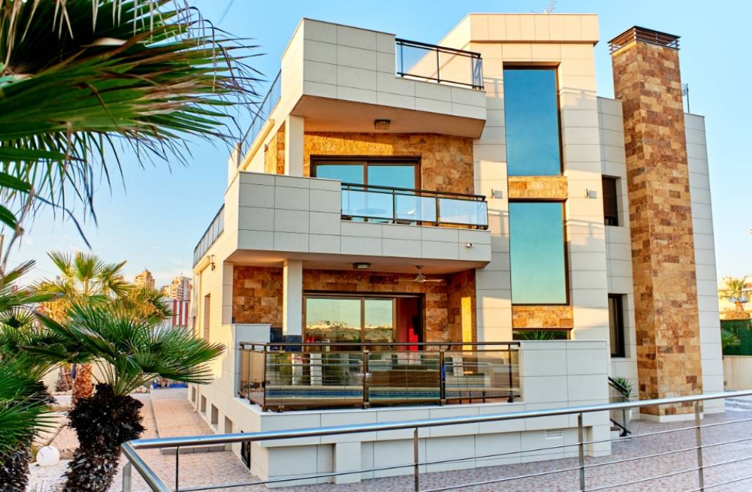 Resale - Villa - La Mata