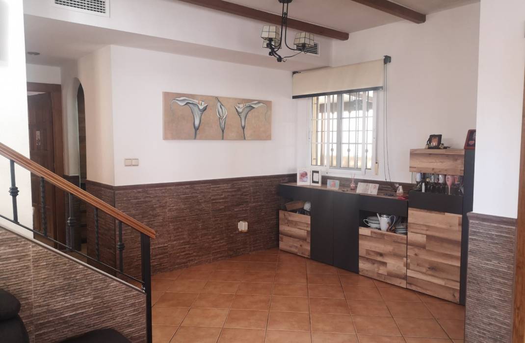 Resale - Villa - Los Montesinos - La Herrada