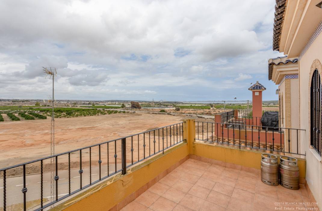 Resale - Villa - Los Montesinos - Los Montesinos - Urb. La Herrada