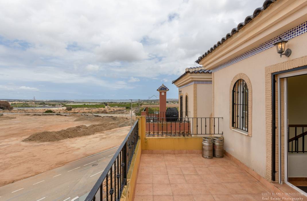 Resale - Villa - Los Montesinos - Los Montesinos - Urb. La Herrada