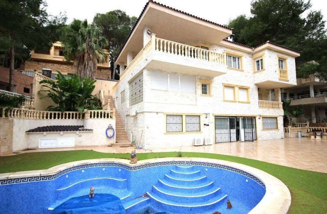 Resale - Villa - Orihuela Costa - Altos de Campoamor