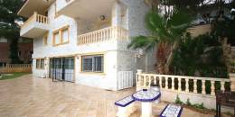 Resale - Villa - Orihuela Costa - Altos de Campoamor