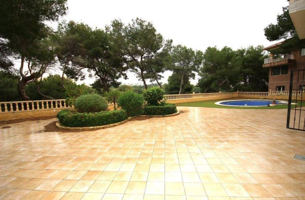 Resale - Villa - Orihuela Costa - Altos de Campoamor