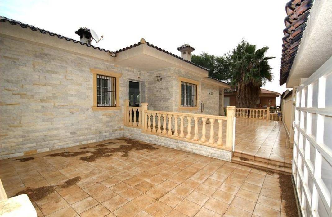 Resale - Villa - Orihuela Costa - Altos de Campoamor