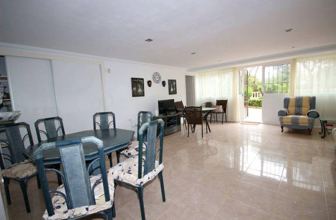 Resale - Villa - Orihuela Costa - Altos de Campoamor