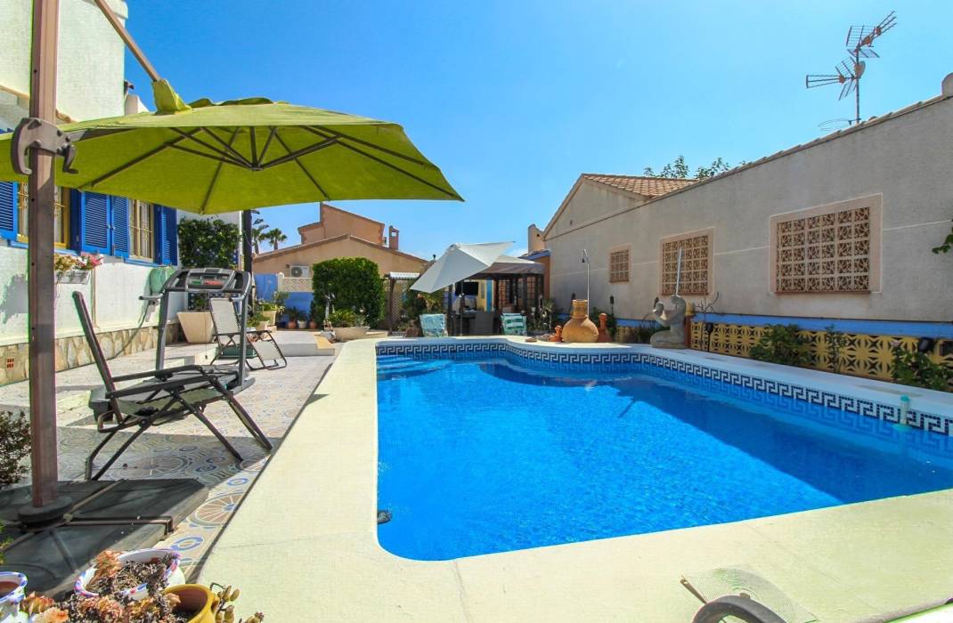 Resale - Villa - Orihuela Costa - La Florida