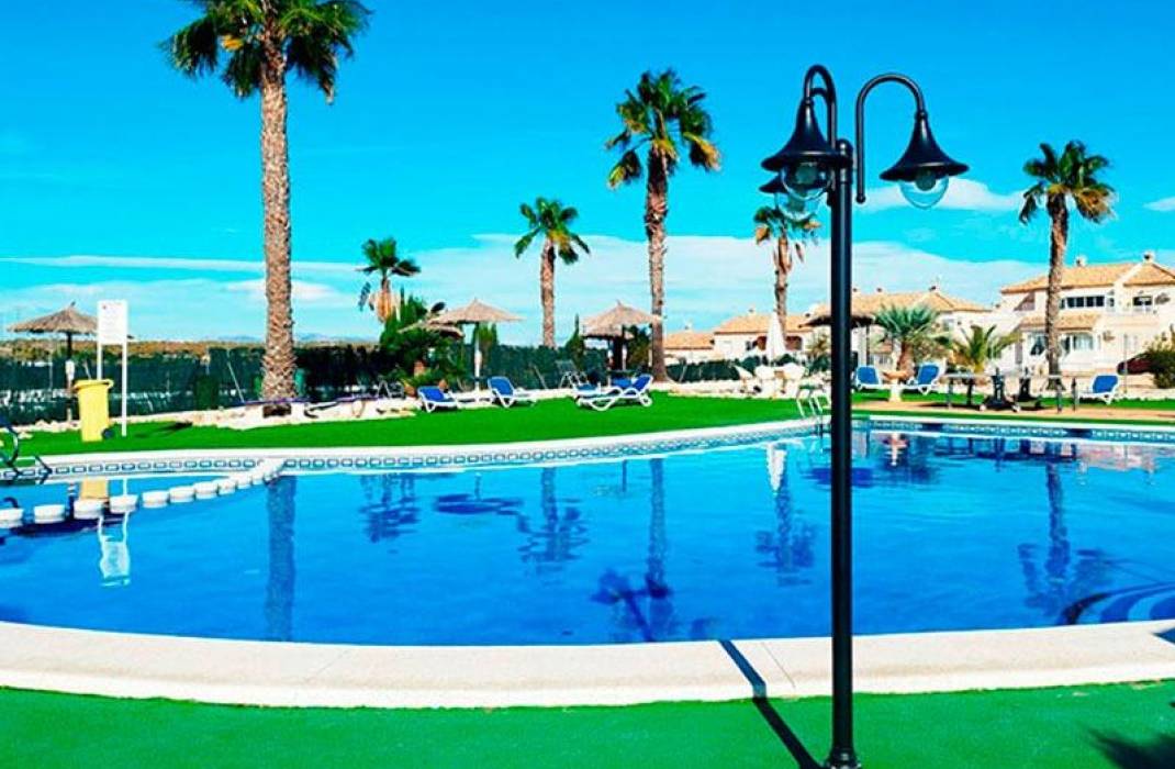 Resale - Villa - Orihuela Costa - La Florida